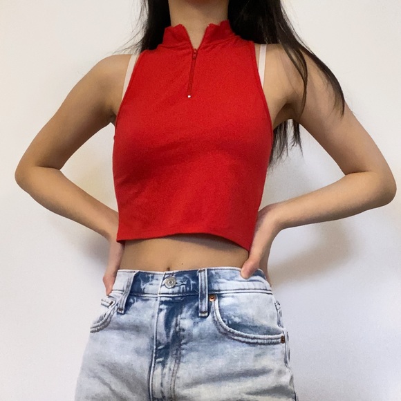Red zip up tank top - Picture 2 of 3
